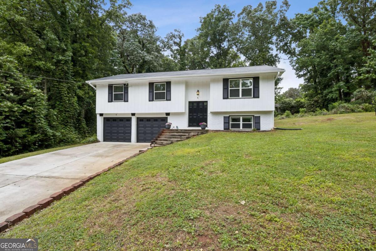 1042 Mountain Woods Court Stone Mountain GA 30087