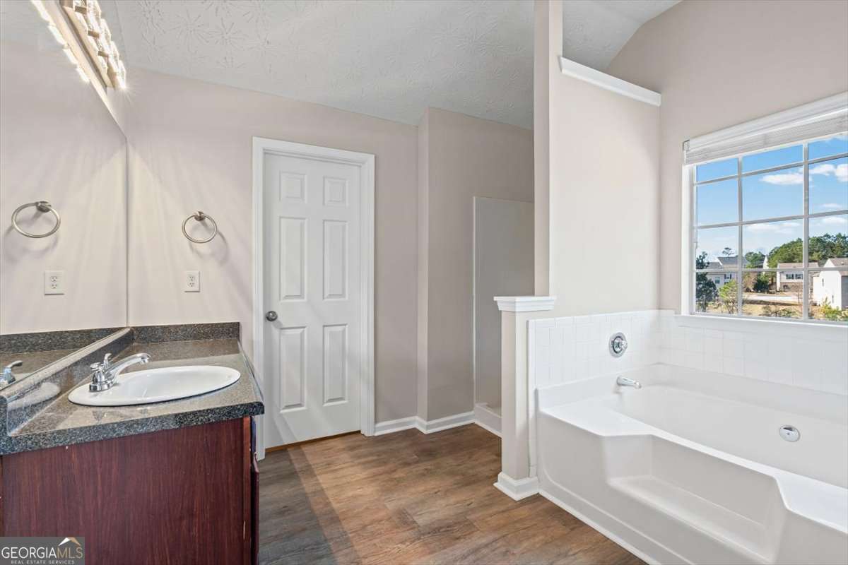 565 Amish Avenue Riverdale GA 30296