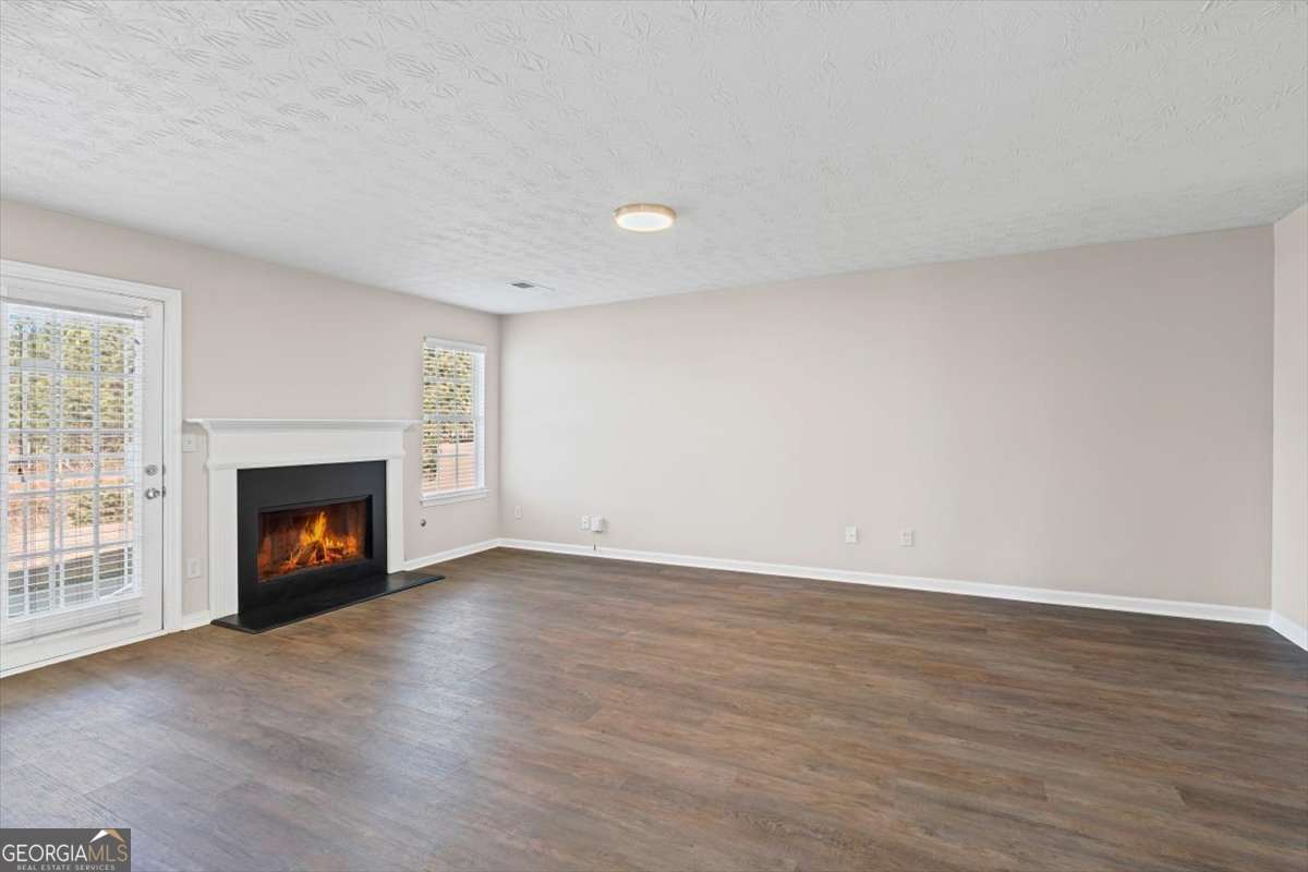 565 Amish Avenue Riverdale GA 30296