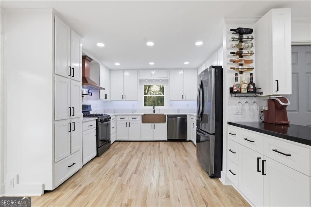 9785 La View Circle Roswell GA 30075