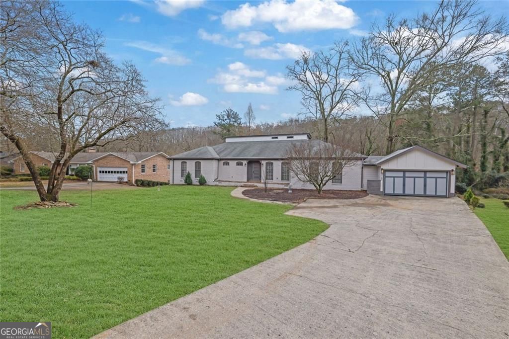 9785 La View Circle Roswell GA 30075