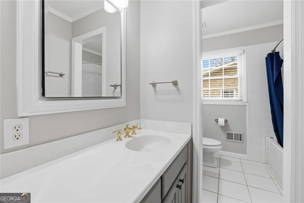 9785 La View Circle Roswell GA 30075