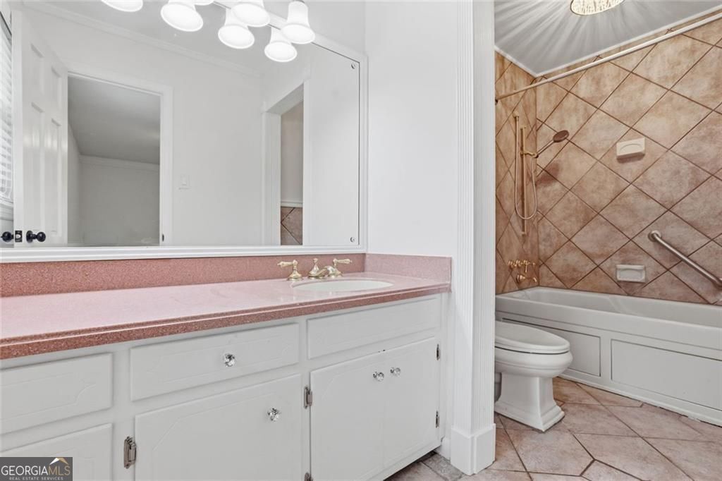 9785 La View Circle Roswell GA 30075