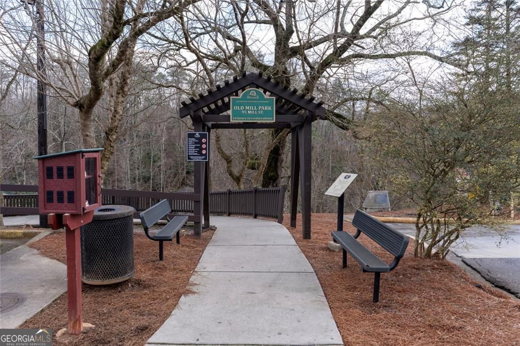 9785 La View Circle Roswell GA 30075