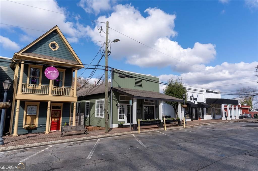 9785 La View Circle Roswell GA 30075