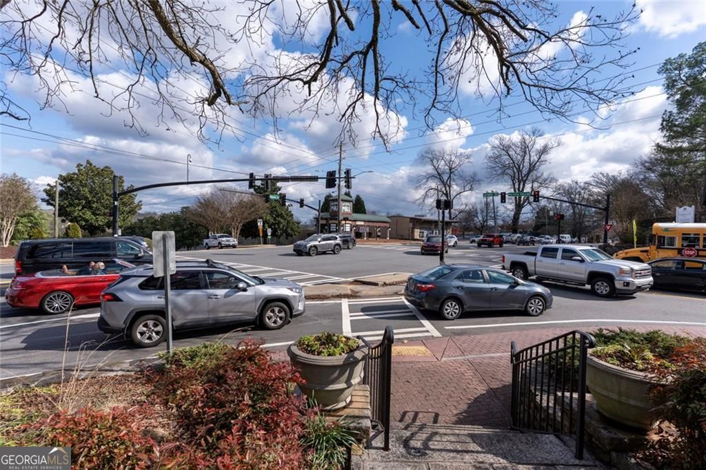 9785 La View Circle Roswell GA 30075