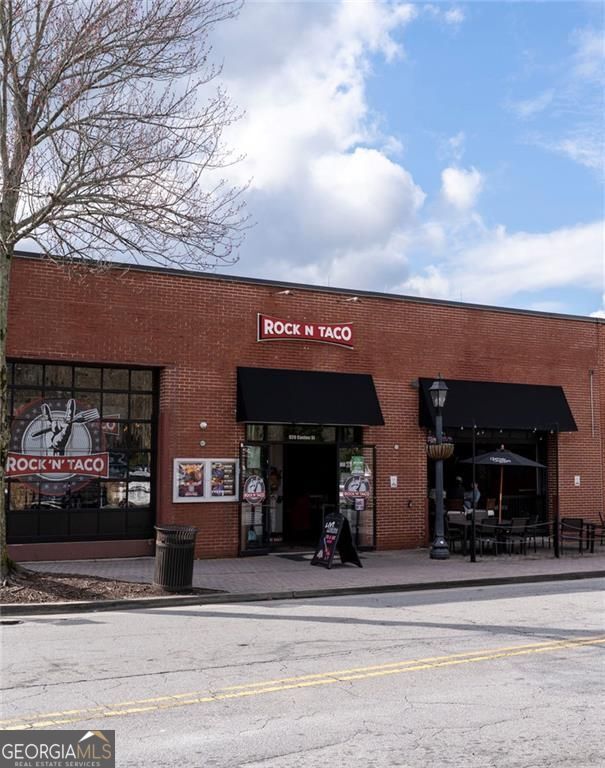 9785 La View Circle Roswell GA 30075