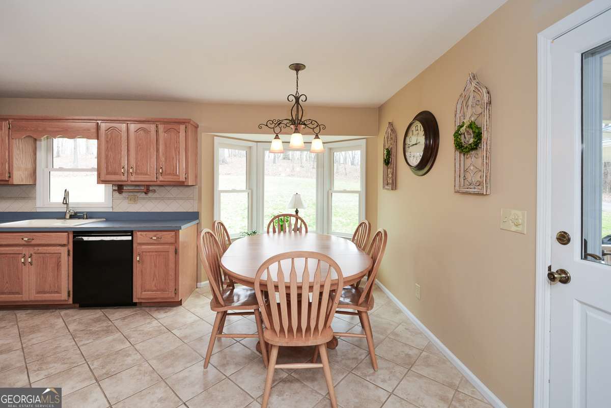 883 Tilley Road Talking Rock GA 30175