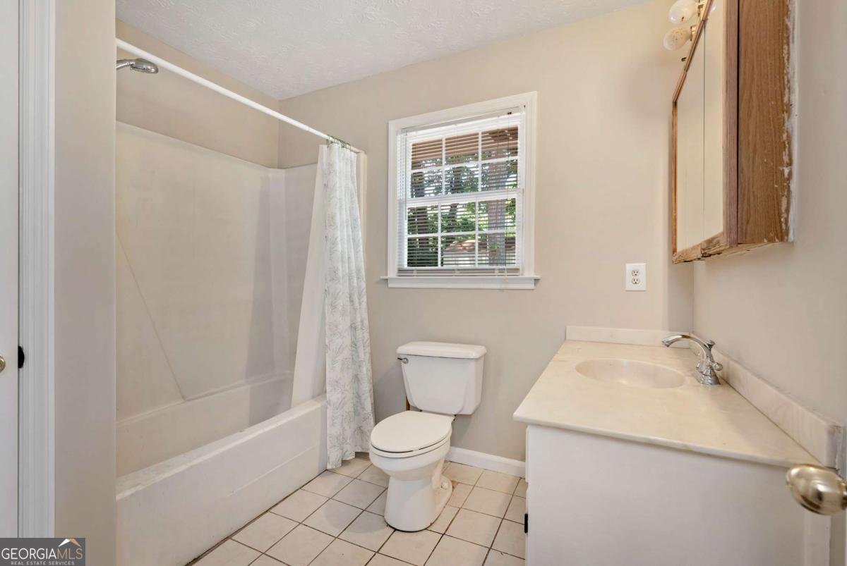 1847 Oak Ridge Lane Lawrenceville GA 30044
