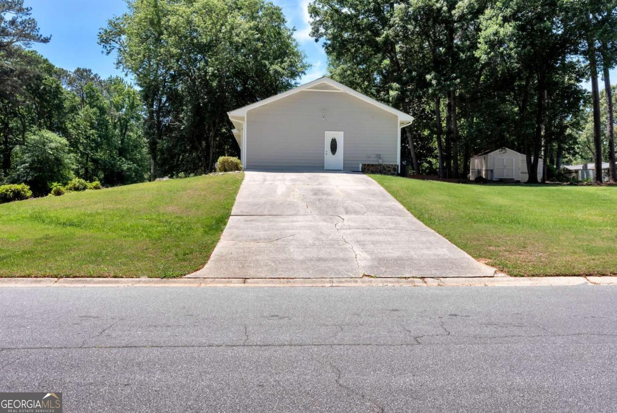1847 Oak Ridge Lane Lawrenceville GA 30044