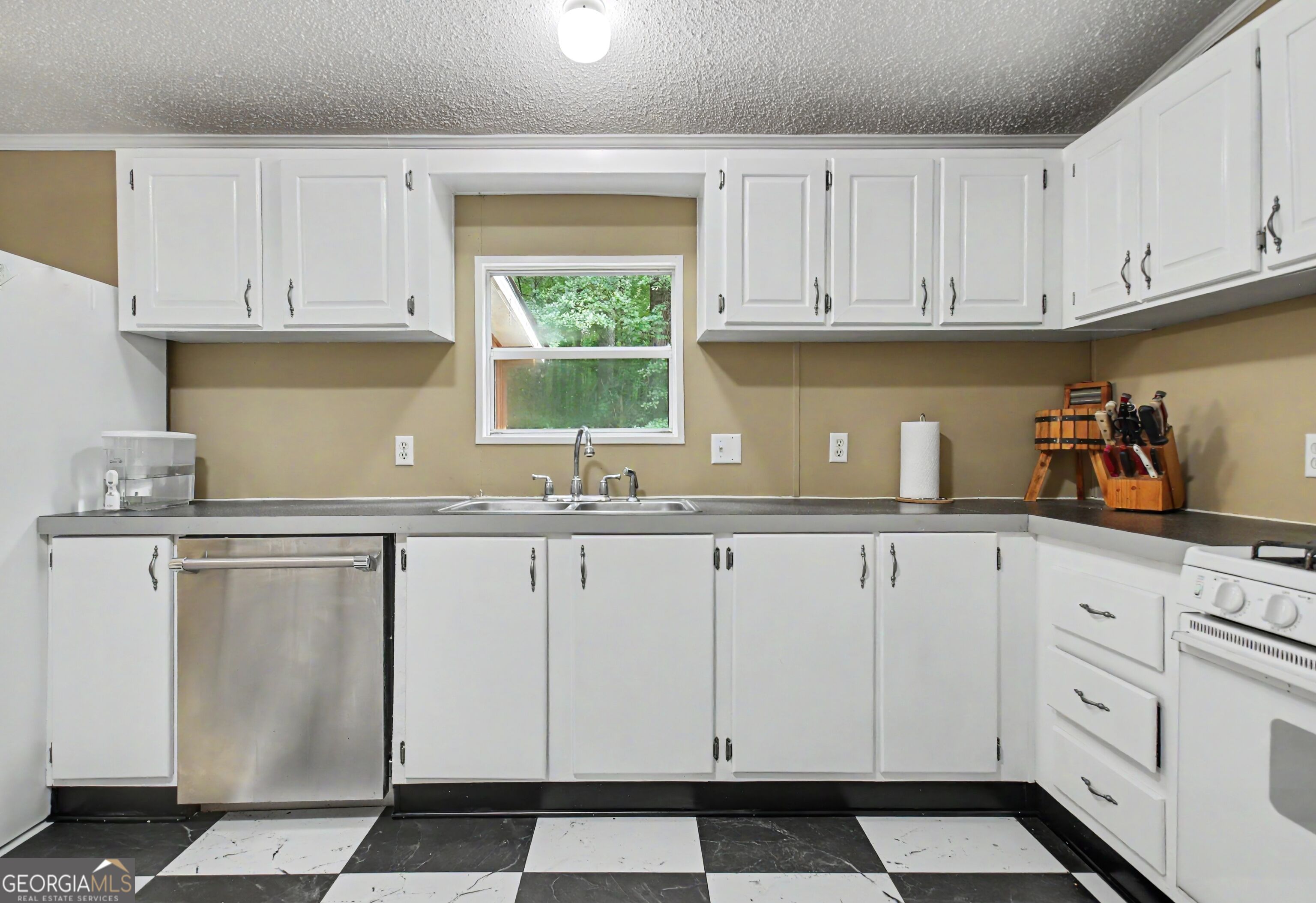 8622 Whitehouse Parkway Woodbury GA 30293