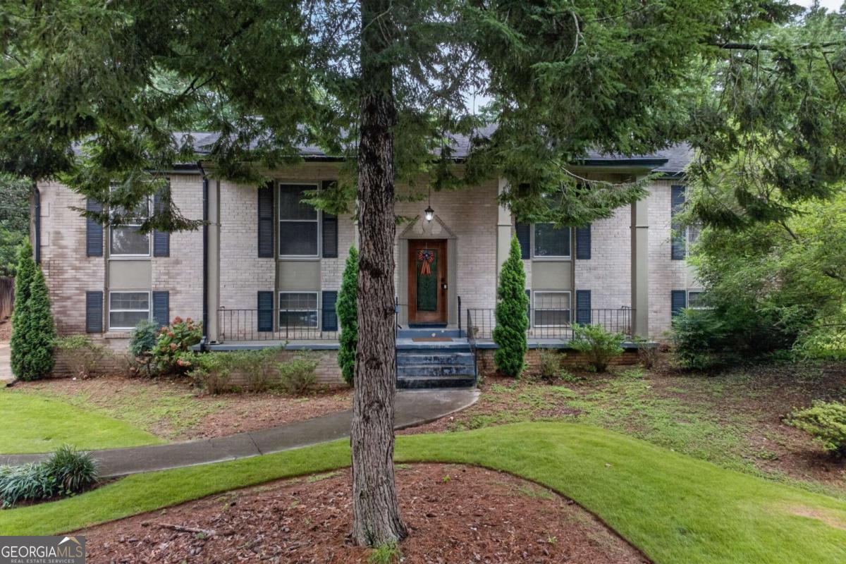 2509 Maclaren Circle Atlanta GA 30360