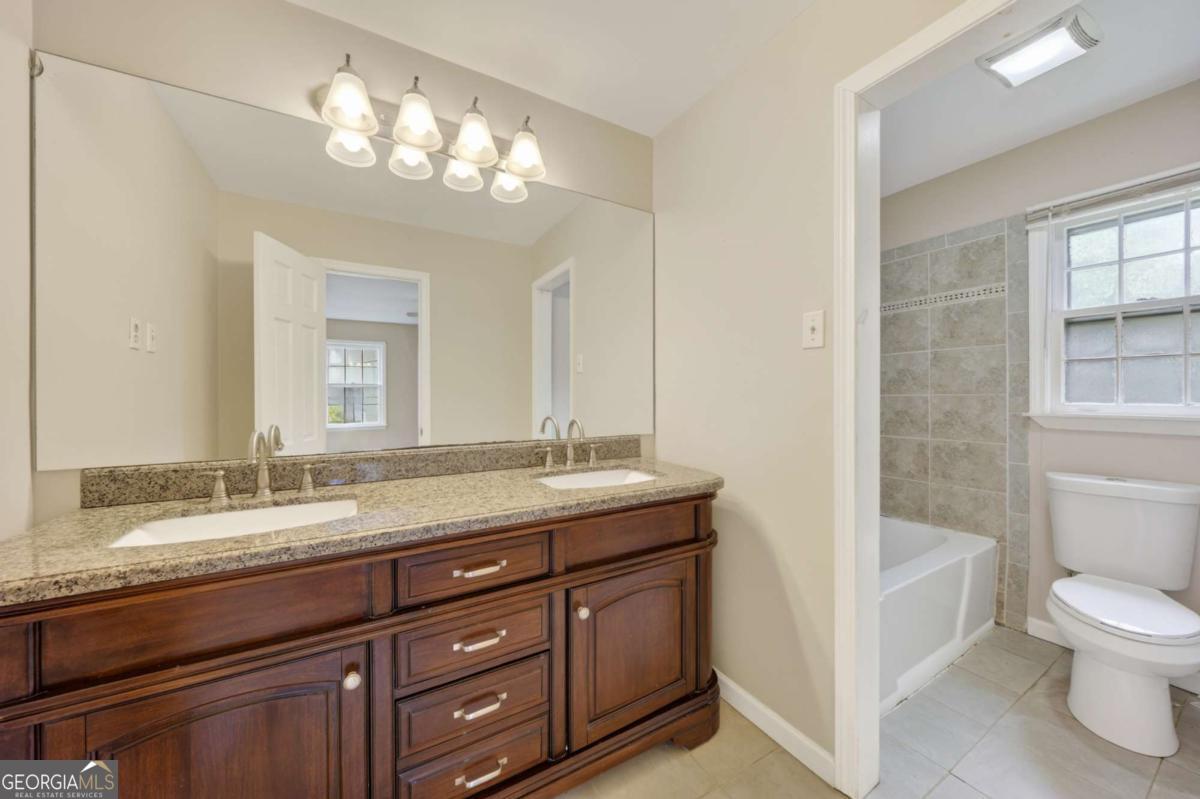 2509 Maclaren Circle Atlanta GA 30360