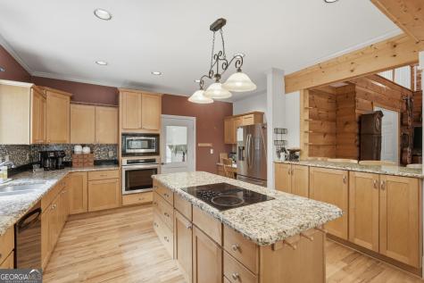 907 Rainbow Circle Cleveland GA 30528