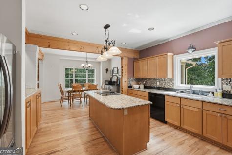 907 Rainbow Circle Cleveland GA 30528