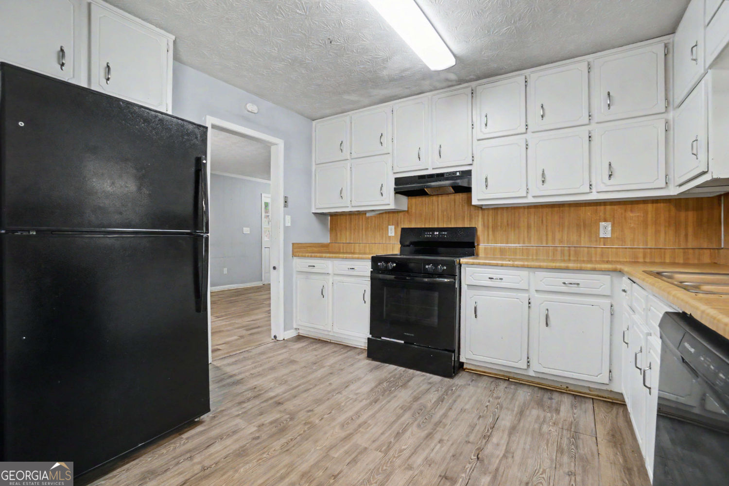 20 Lakeside Drive Ellenwood GA 30294