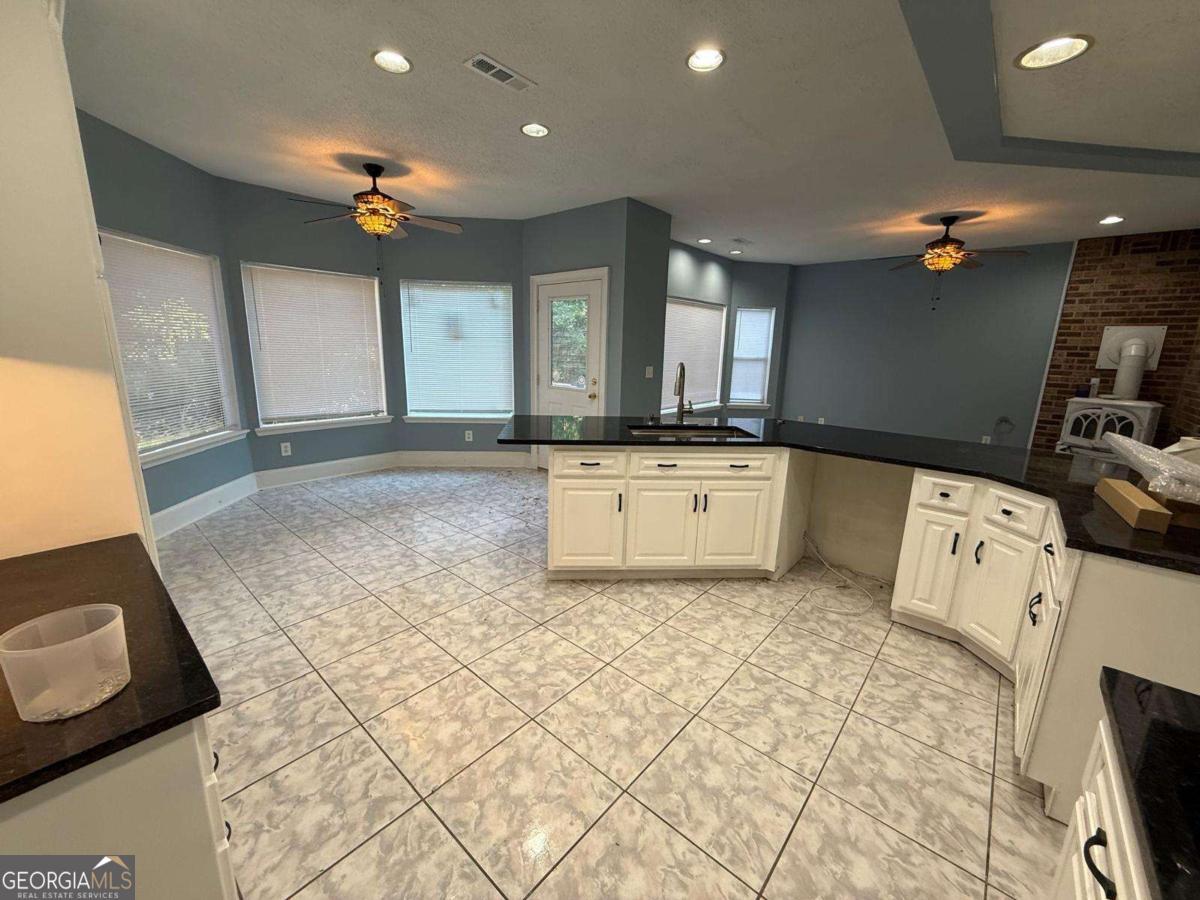 2337 Hollonville Road Brooks GA 30205