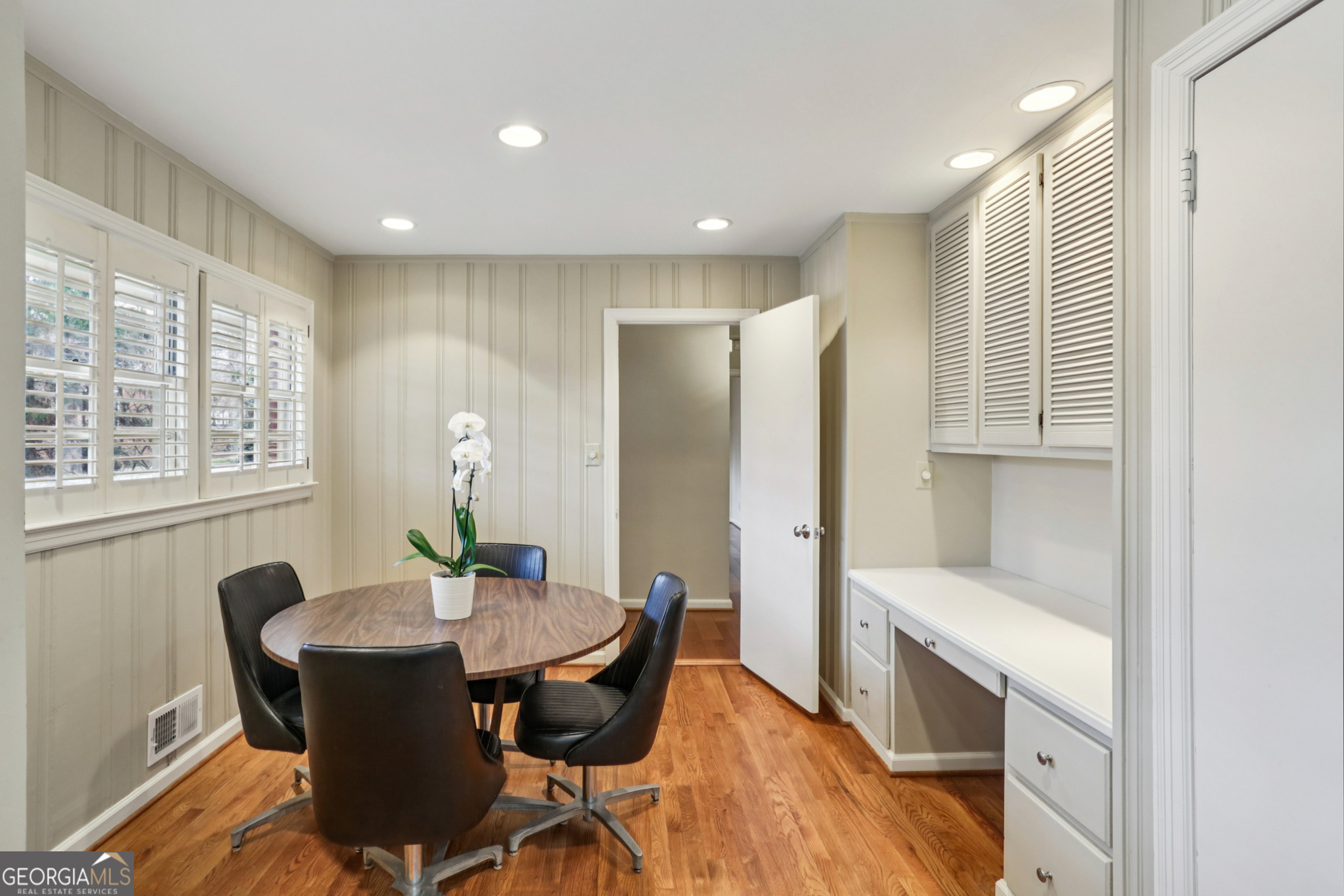 2556 Defoors Ferry Road NW Atlanta GA 30318