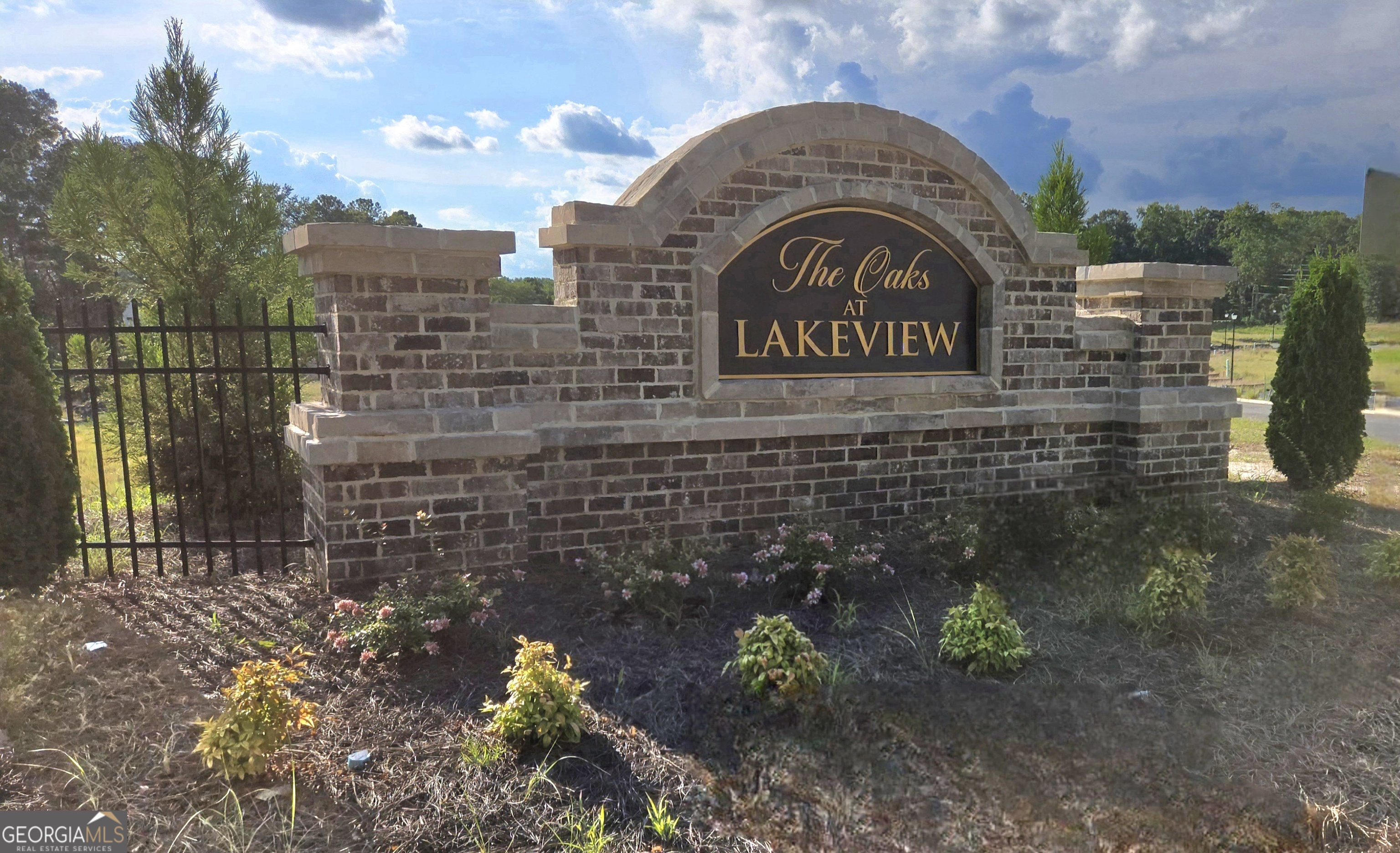 1027 Lakeview Oaks Court Grayson GA 30017
