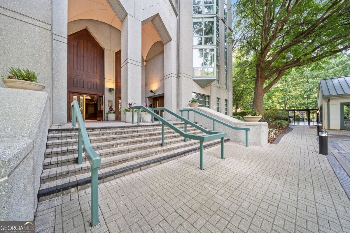 2870 Pharr Court NW Atlanta GA 30305