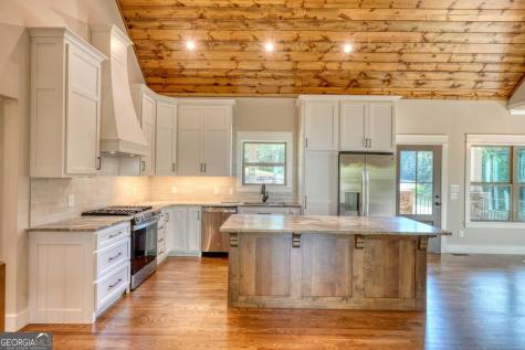 2079 Almont Road Young Harris GA 30582
