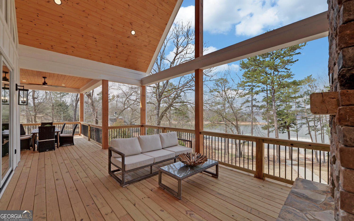 672 Tugaloo Heights Circle Lavonia GA 30553