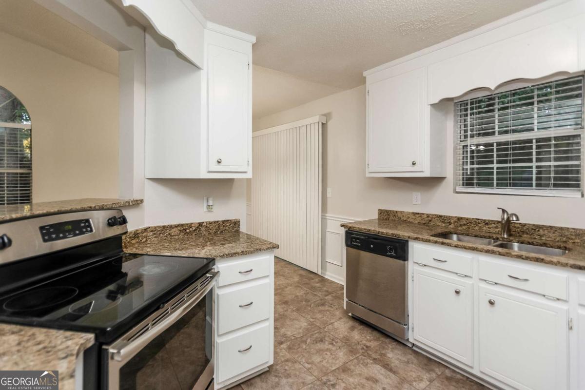 498 Remington Lane Acworth GA 30101