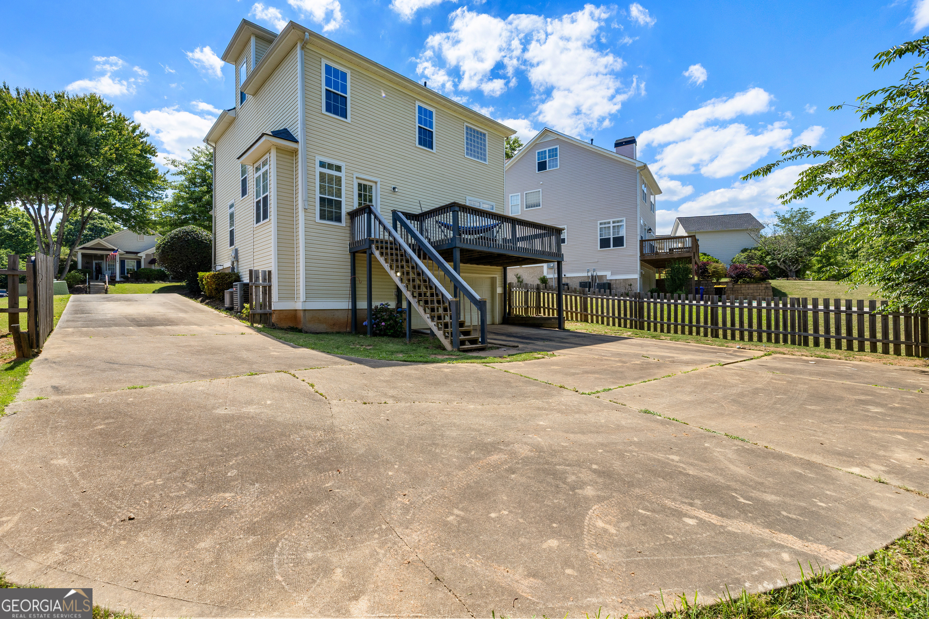 39 The Crescent Newnan GA 30263
