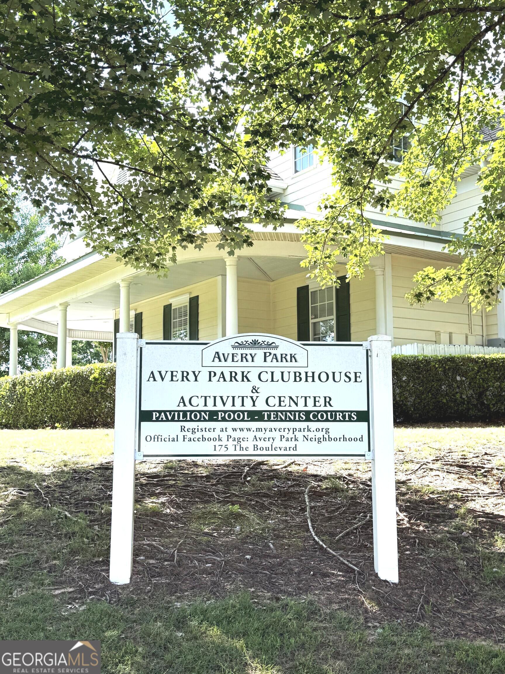 39 The Crescent Newnan GA 30263