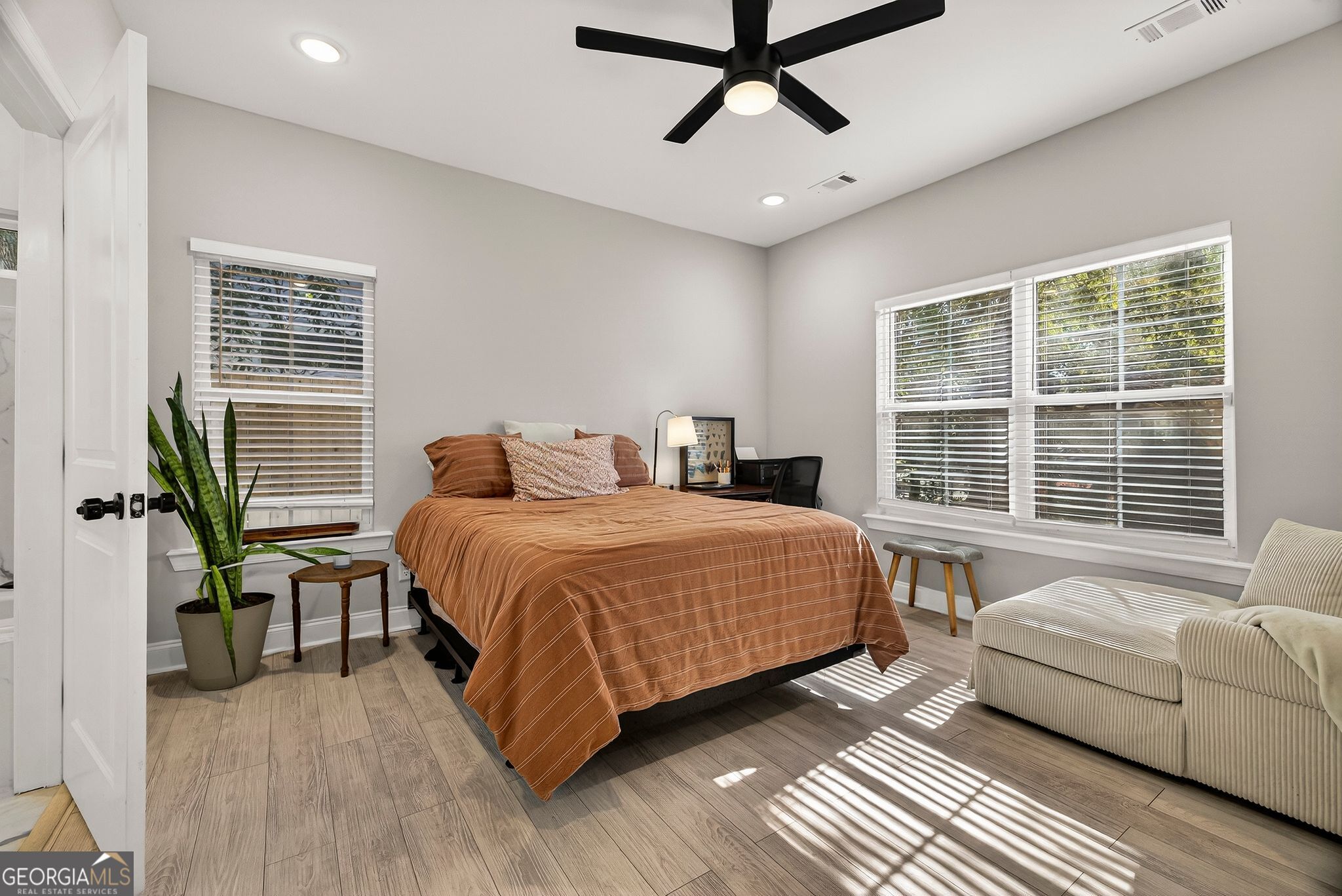 1306 E Waldburg Street Savannah GA 31404