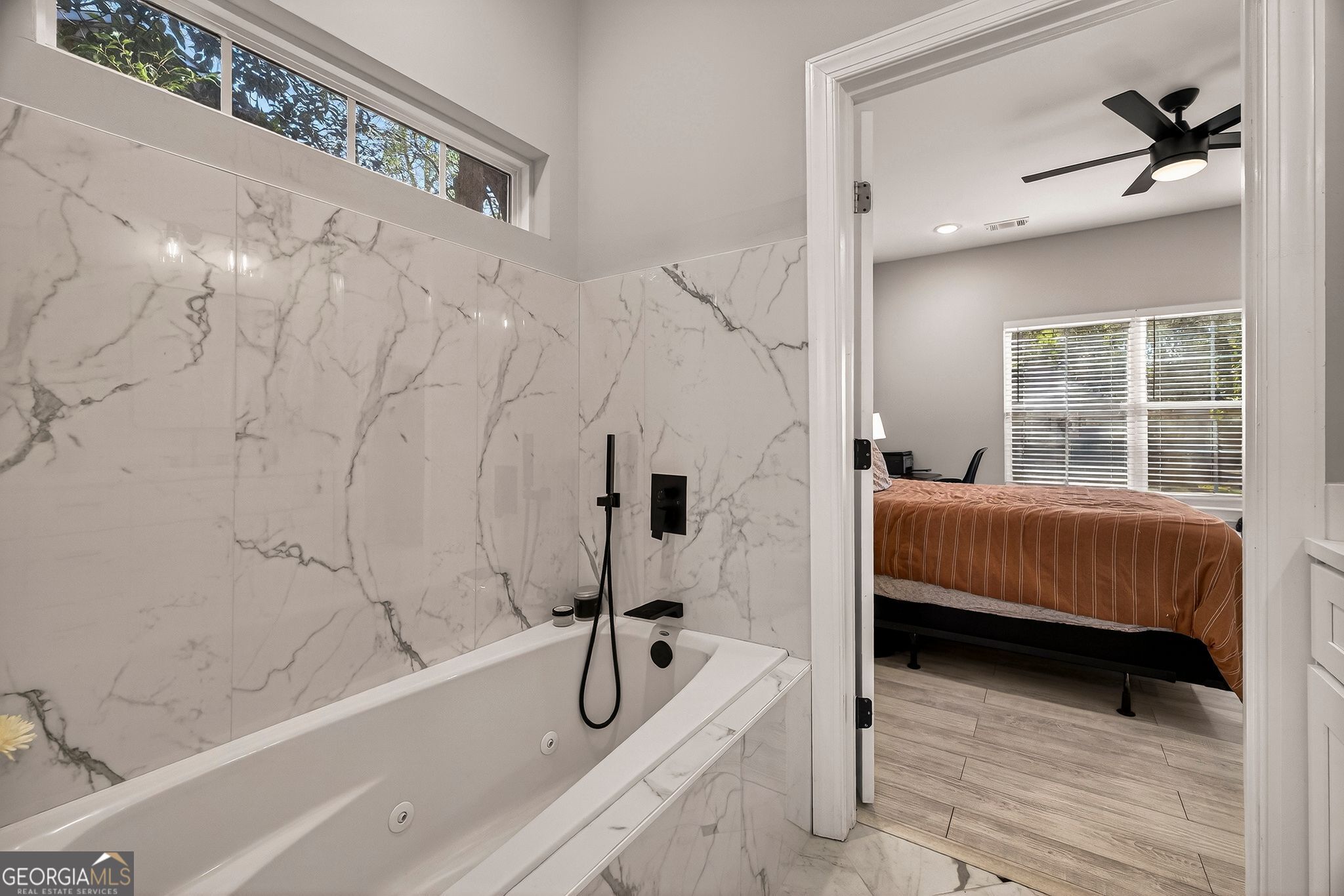 1306 E Waldburg Street Savannah GA 31404