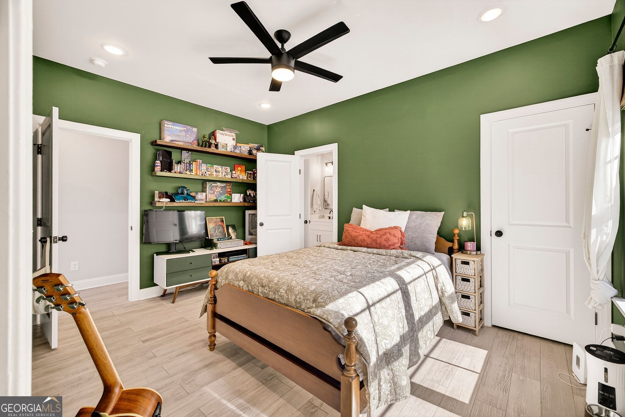 1306 E Waldburg Street Savannah GA 31404
