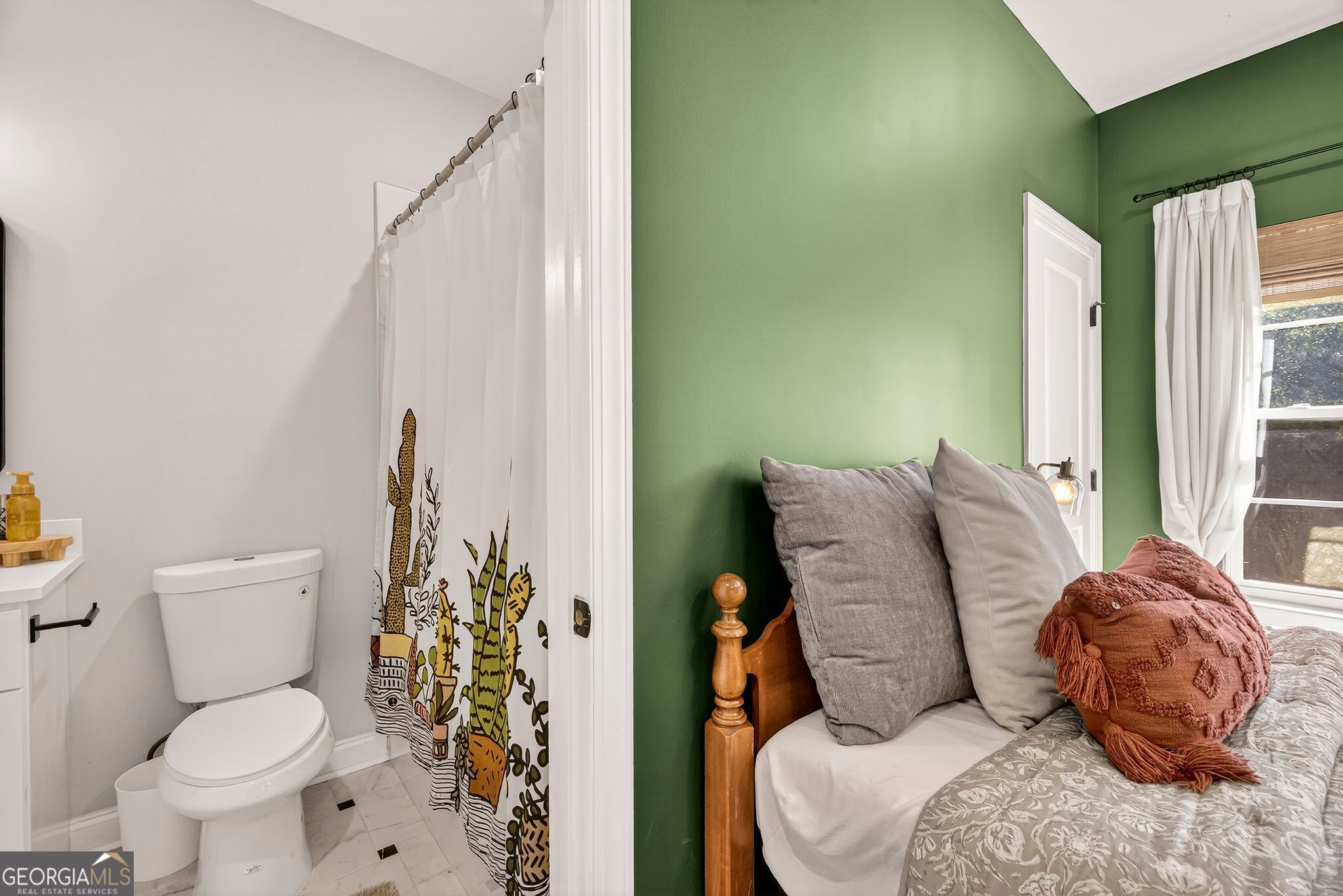 1306 E Waldburg Street Savannah GA 31404