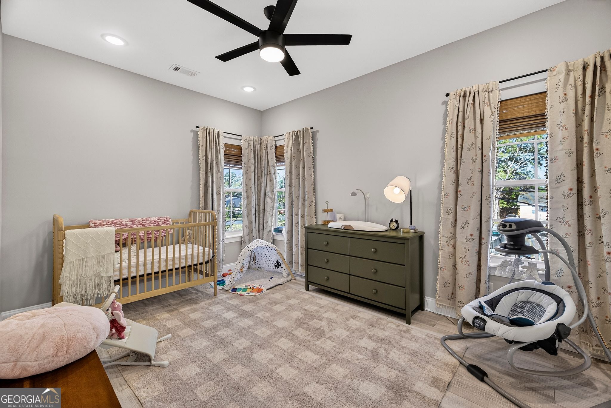 1306 E Waldburg Street Savannah GA 31404