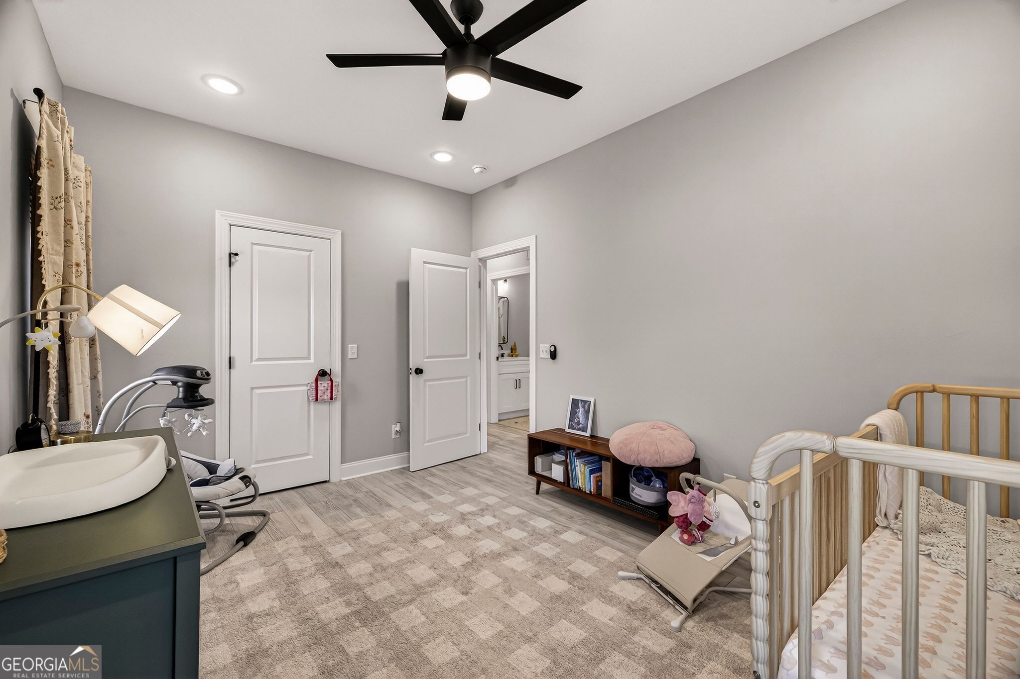 1306 E Waldburg Street Savannah GA 31404
