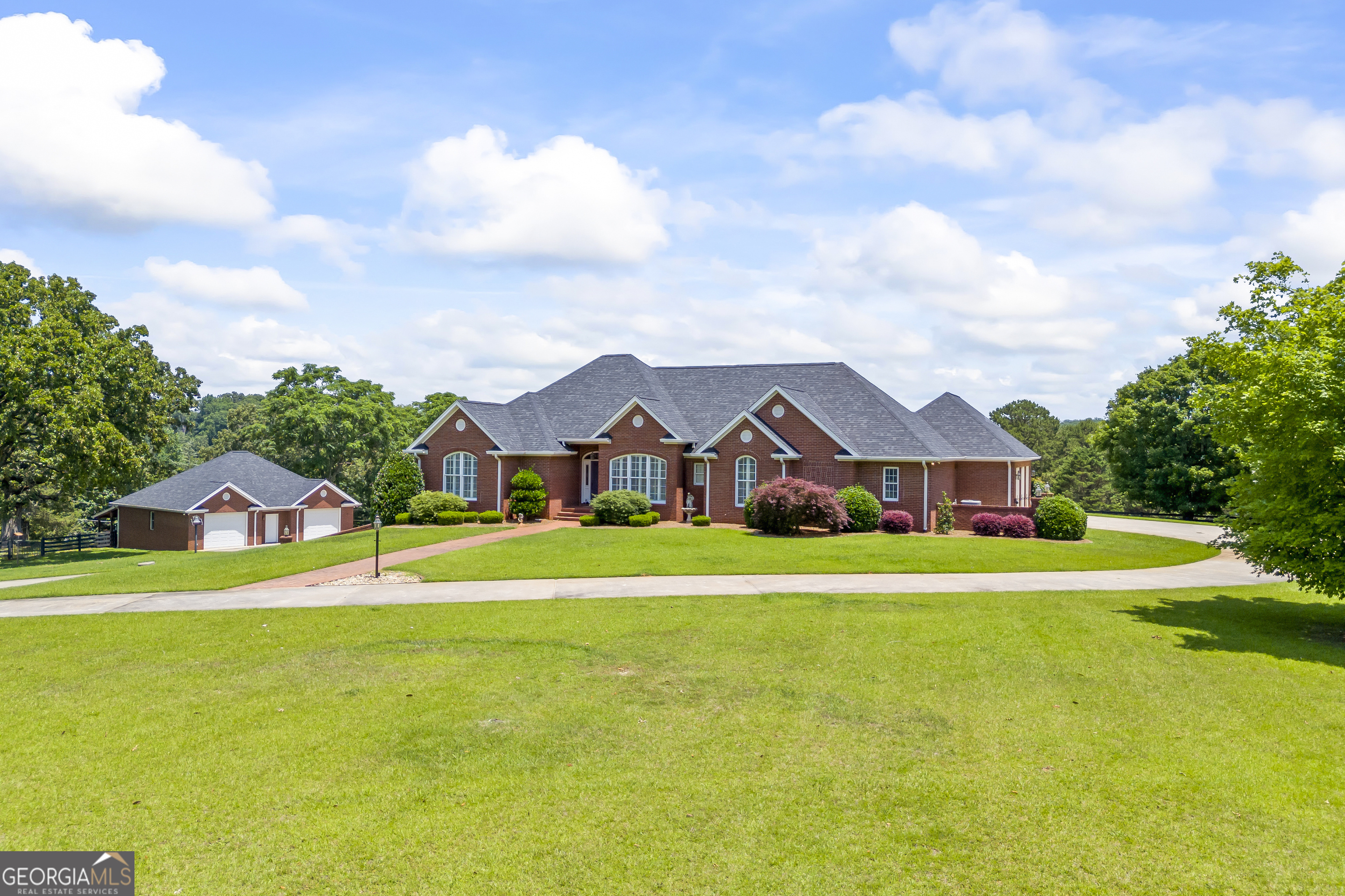 152 Lace Field Lane Lavonia GA 30553