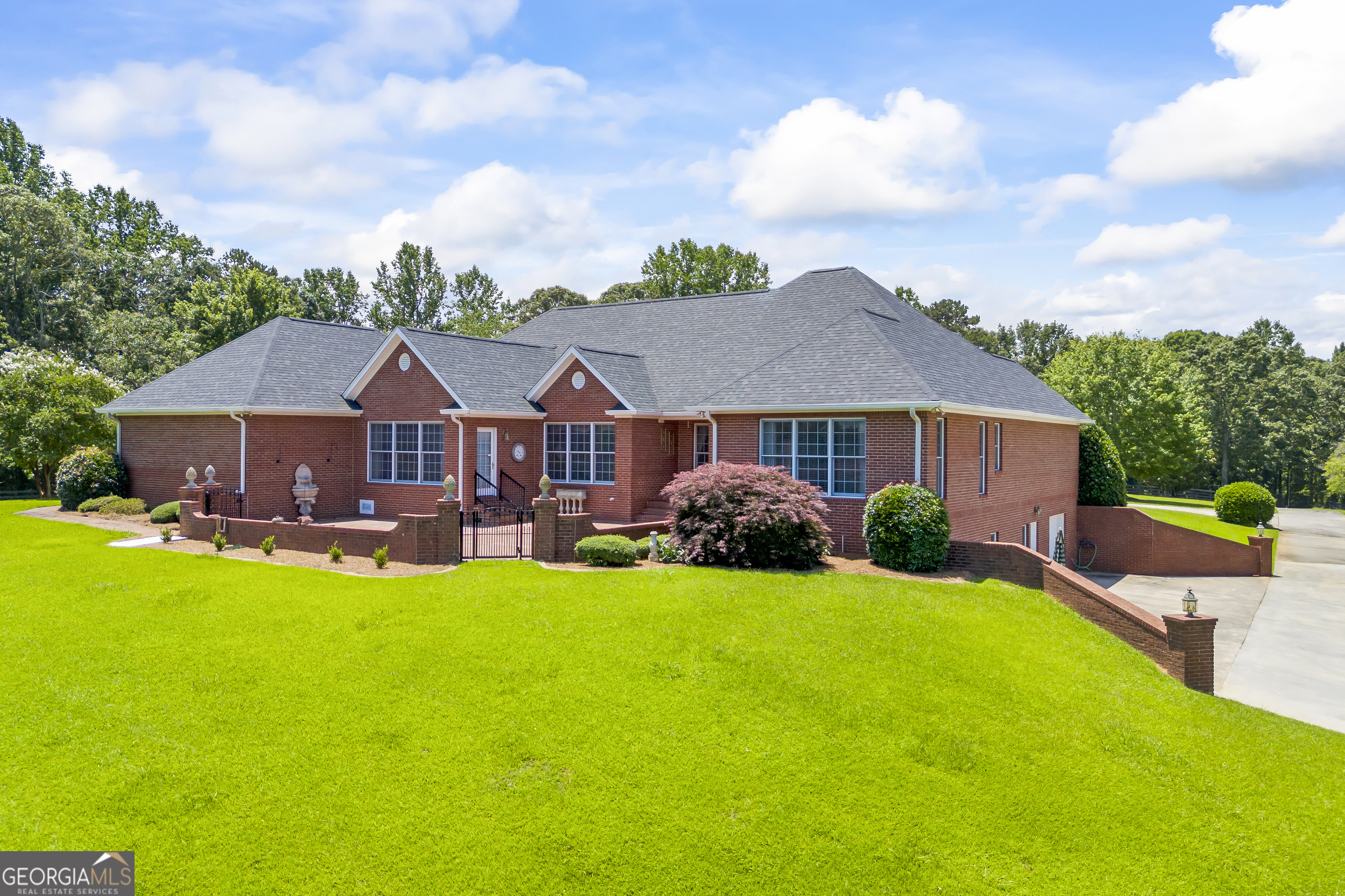 152 Lace Field Lane Lavonia GA 30553