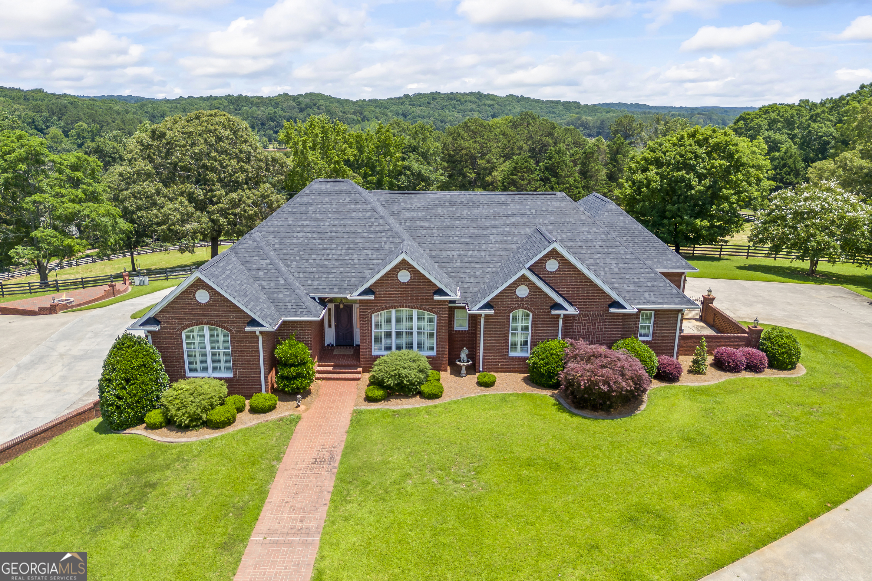 152 Lace Field Lane Lavonia GA 30553