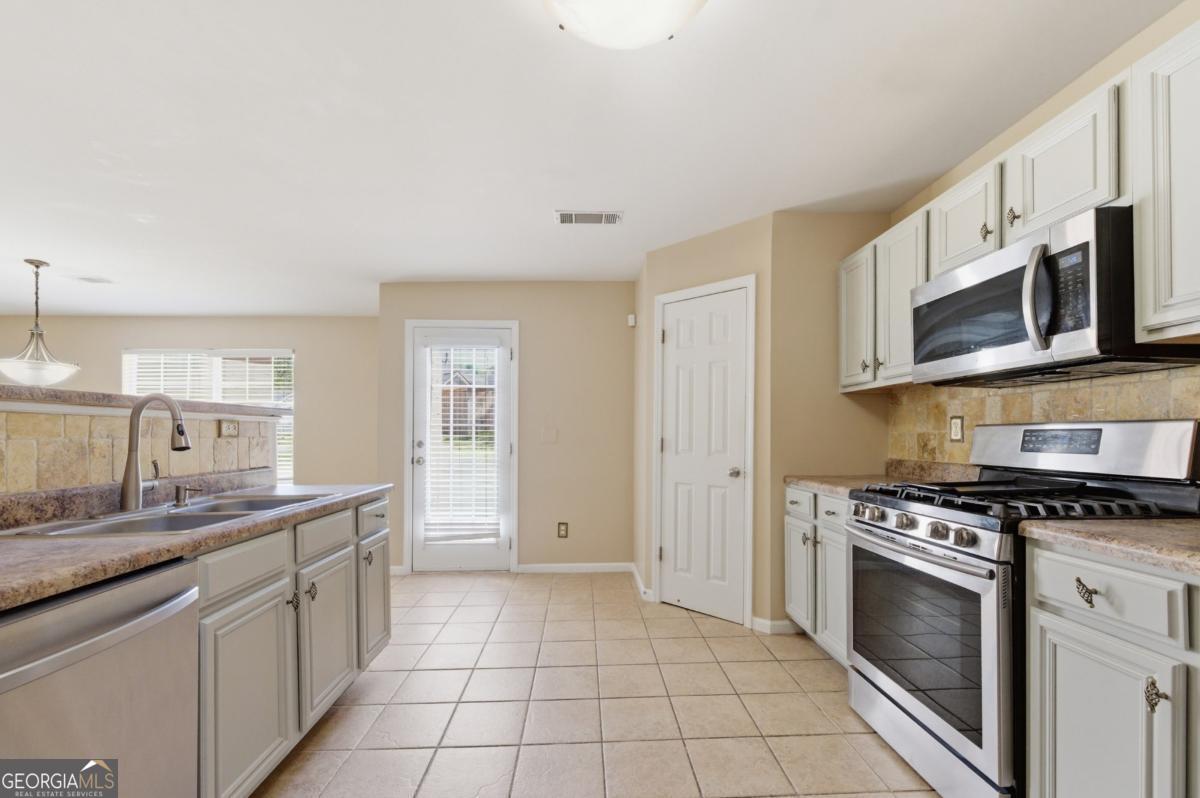 130 Apache Street SW Atlanta GA 30331