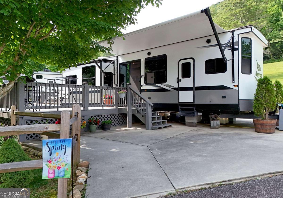 17 Lauren Drive Blairsville GA 30512