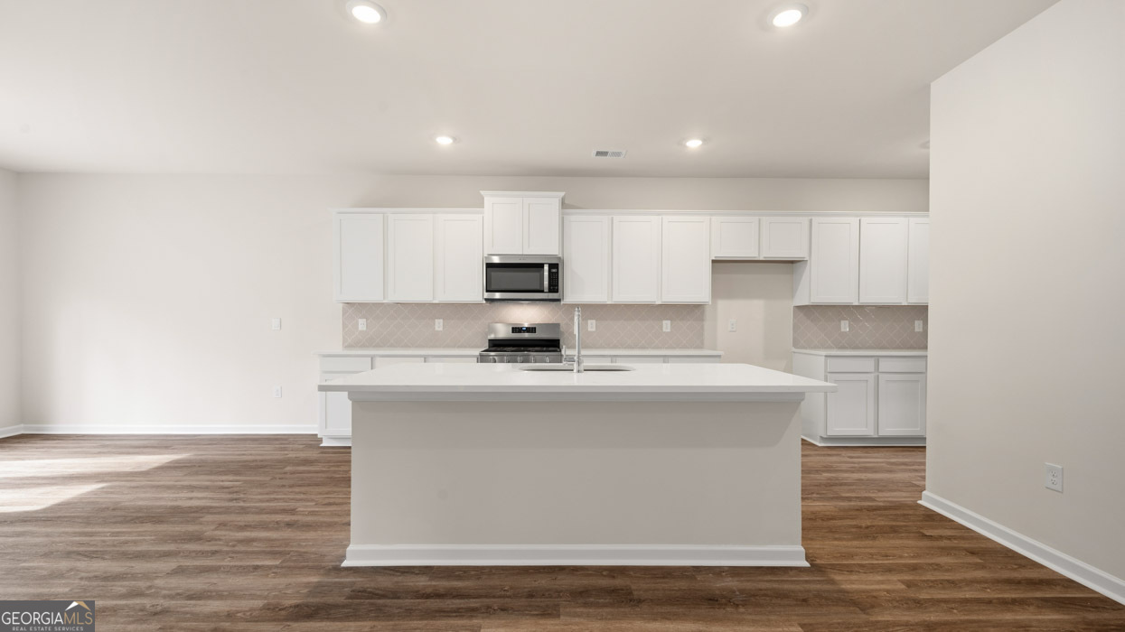 1959 Van Alen Way Dacula GA 30019