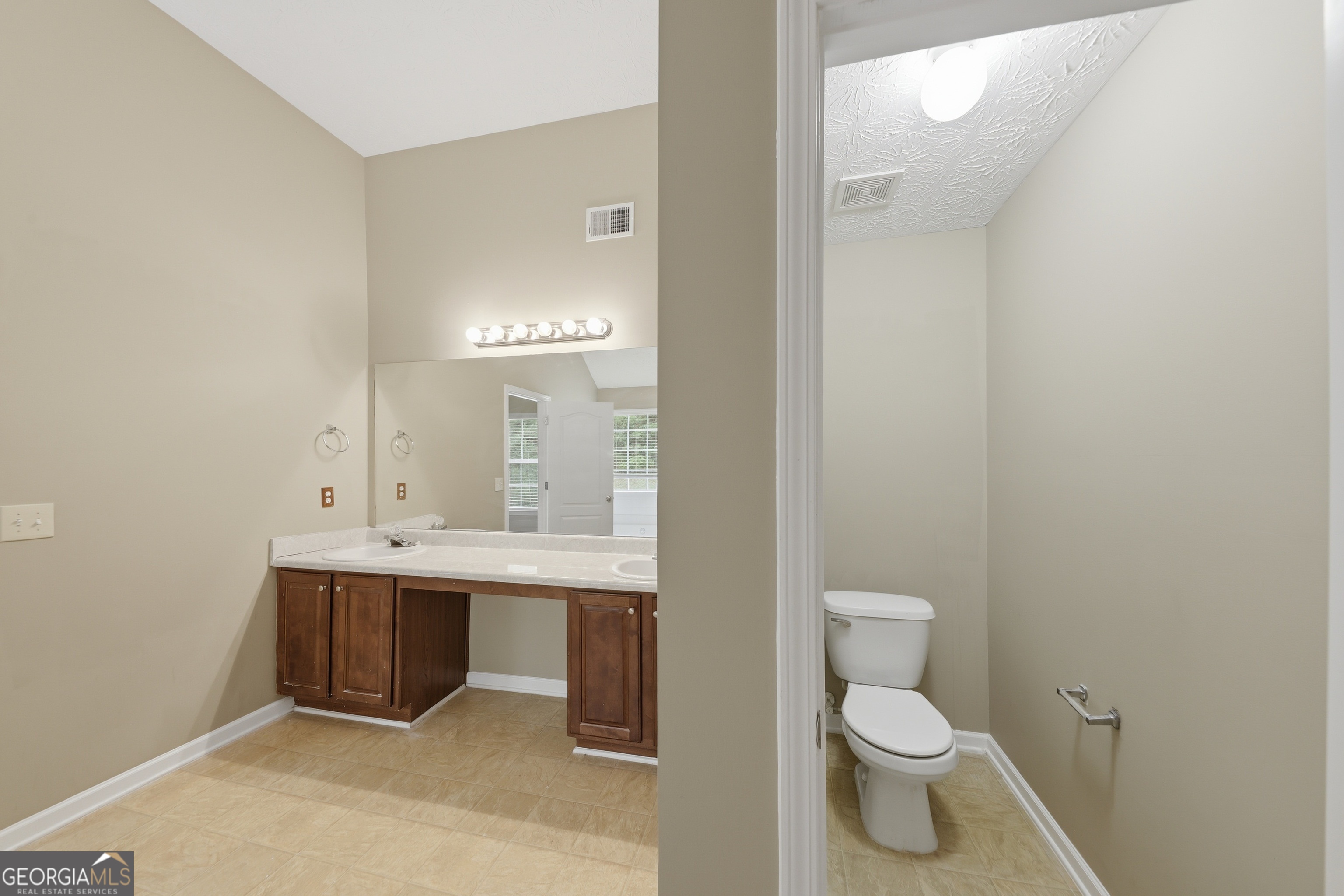 4693 Shaded Oak Lane Forest Park GA 30297