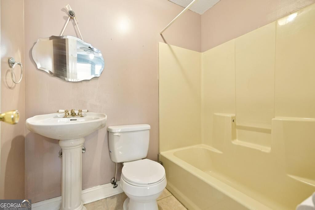 80 Mallard Pointe Kathleen GA 31047