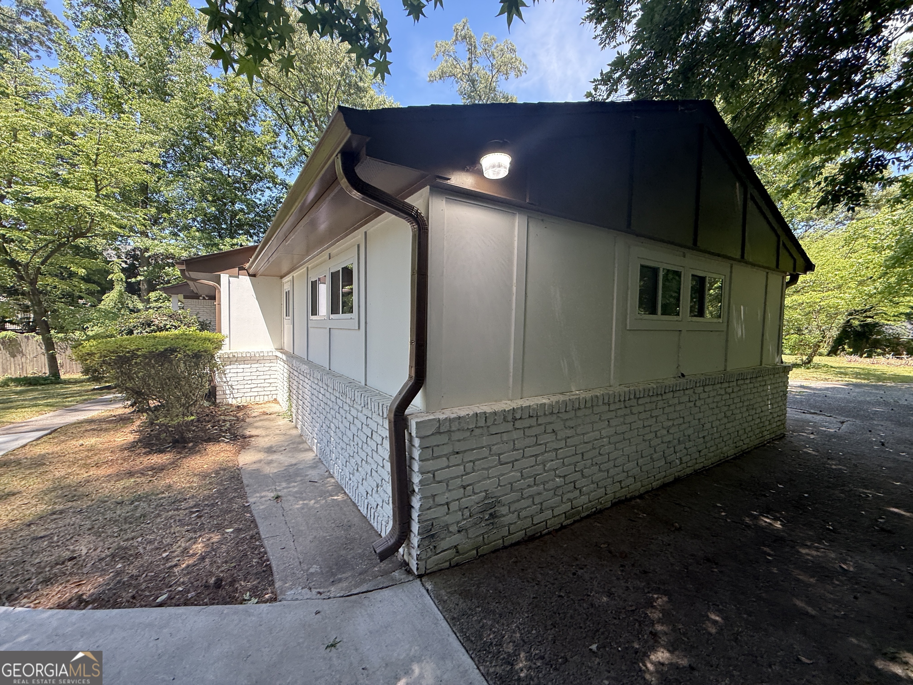 3293 Valleydale Drive SW Atlanta GA 30311