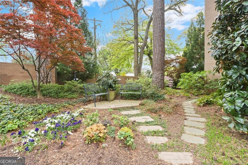 2734 Peachtree Road NW Atlanta GA 30305