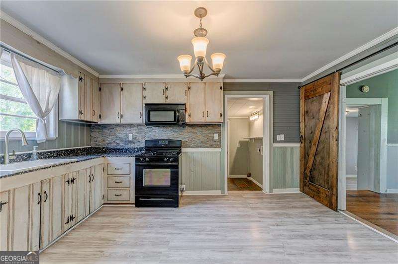 33 Elm Street Aragon GA 30104