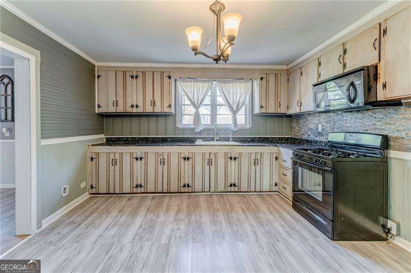 33 Elm Street Aragon GA 30104
