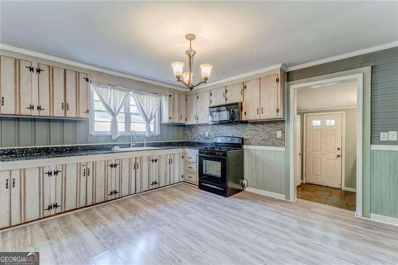 33 Elm Street Aragon GA 30104