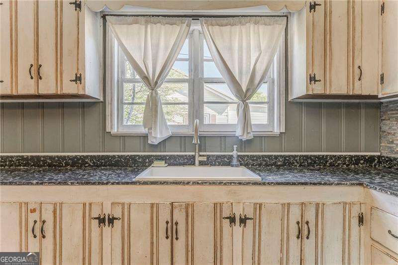 33 Elm Street Aragon GA 30104