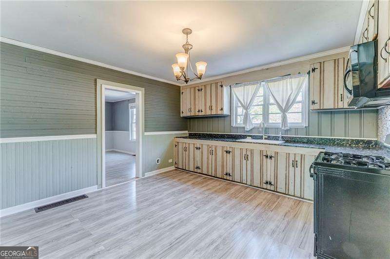 33 Elm Street Aragon GA 30104